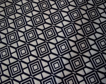 Japanese kimono indigo blue and white cotton yukata fabric 92 cm x 36 cm abstract geometric pattern