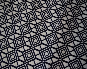 Japanese kimono indigo blue and white cotton yukata fabric 92 cm x 36 cm abstract geometric pattern