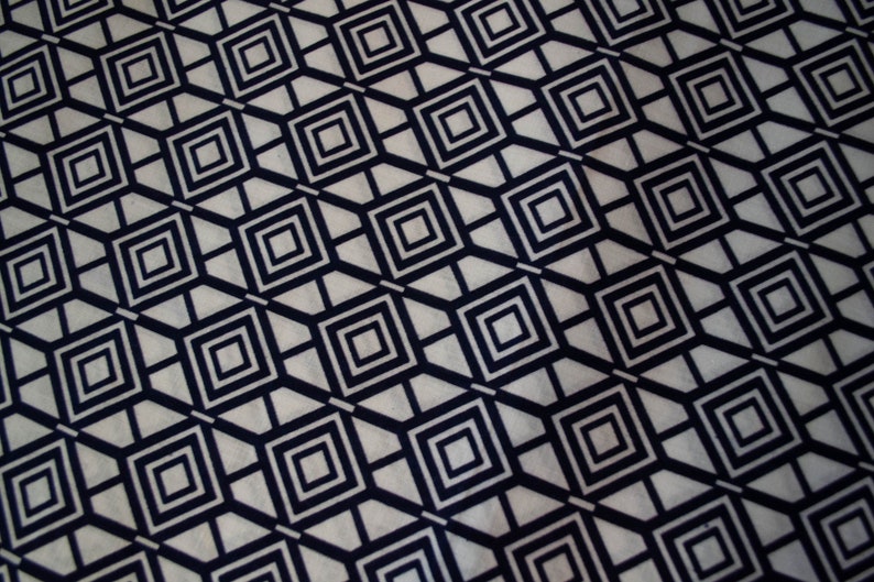 Japanese kimono indigo blue and white cotton yukata fabric 92 cm x 36 cm abstract geometric pattern image 1