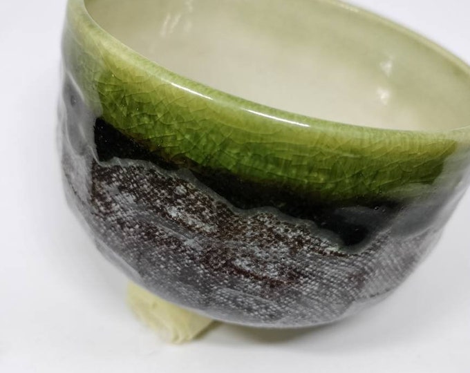 Vintage Japanese hand-made oribe-ware tea bowl, chawan .  With green and textured grey crackle glaze. "shizen nōhō "