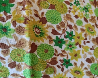 Vintage American Feed 1940 sack fabric 45 cm x 55 cm piece. Forest flowers in shades of green and brown retro vintage. Floral flower