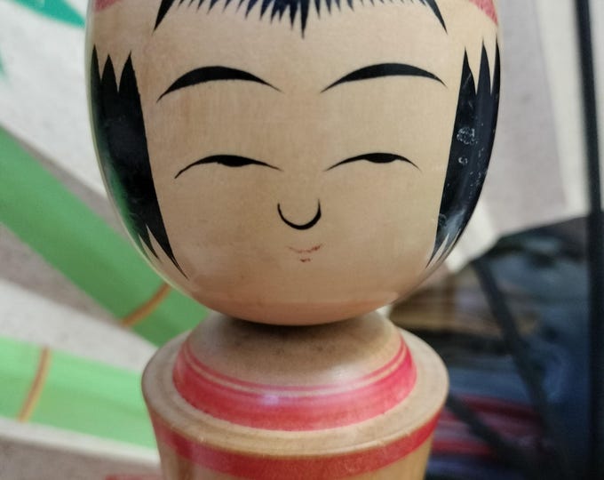 Vintage traditional collectible Japanese kokeshi wooden doll. Flower floral design. Handmade and hand crafted. 23cm tall 300 grams. Cute!