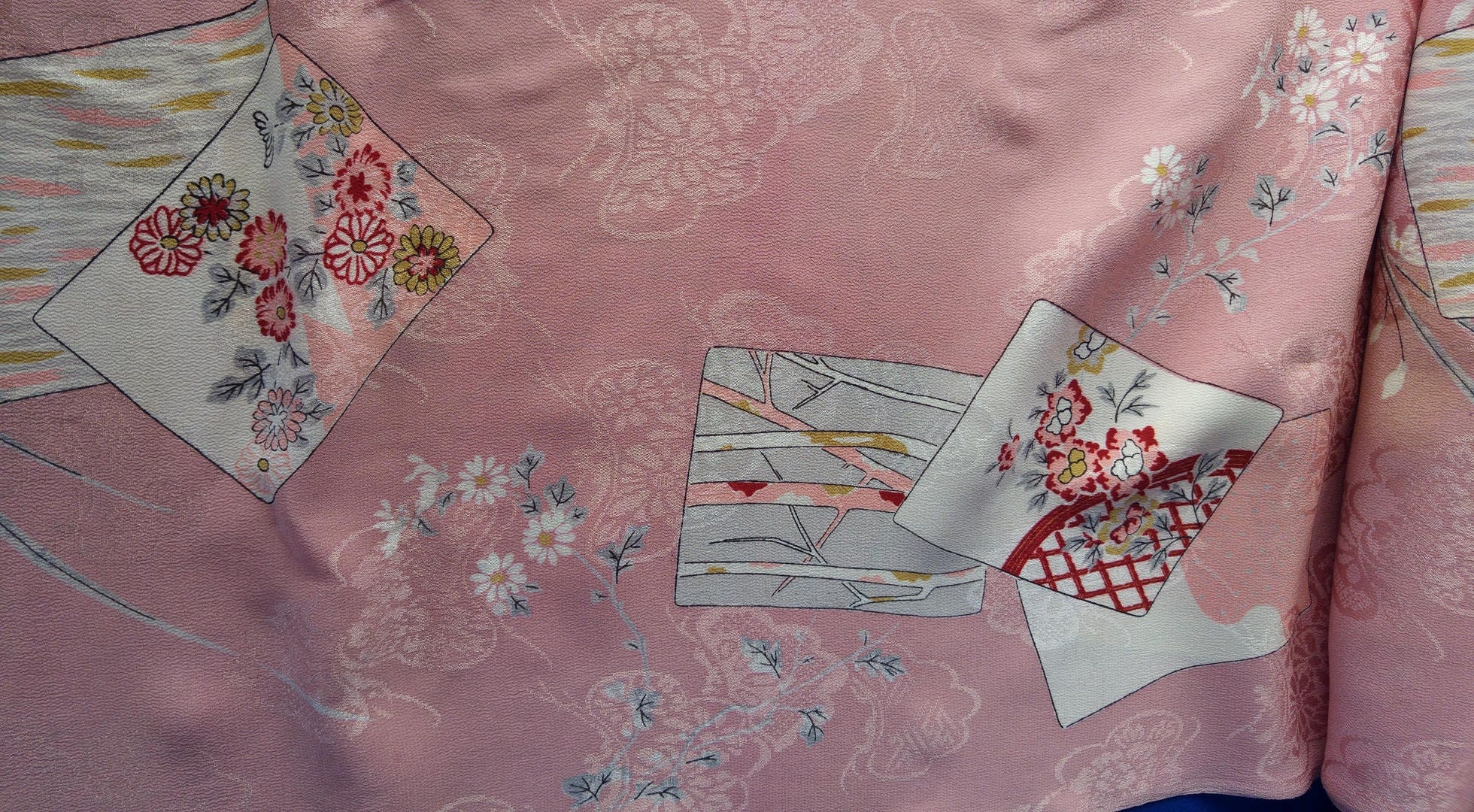 Vintage Japanese 1920's rayon (cellulose) kimono fabric flowers and