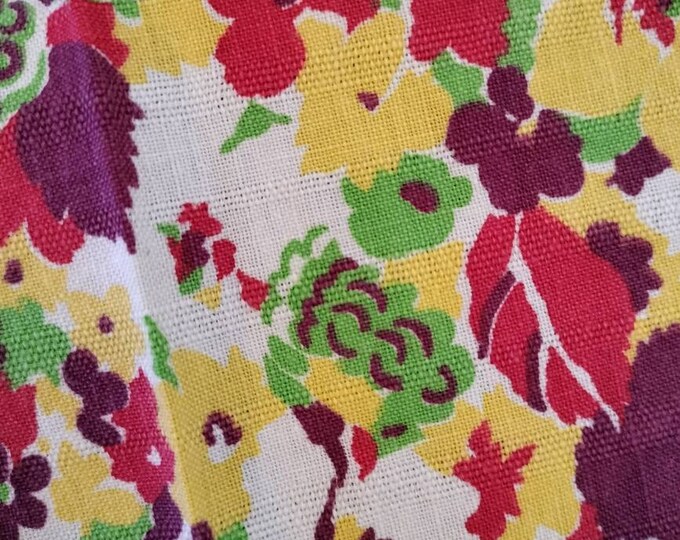 Vintage American Feed sack fabric 47cm x 50cm  retro 1950 flower pattern yellow scarlet leaf green  Genuine not reproduction.