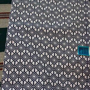 Japanese kimono indigo blue and white cotton yukata fabric 92 cm x 36 cm abstract geometric pattern image 3