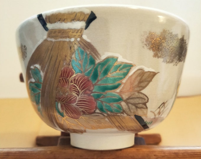 Japanese Kyo-yaki hand painted vintage tea bowl. Camellia flowers in a rustic hut, ceramic teabowl. Signed.