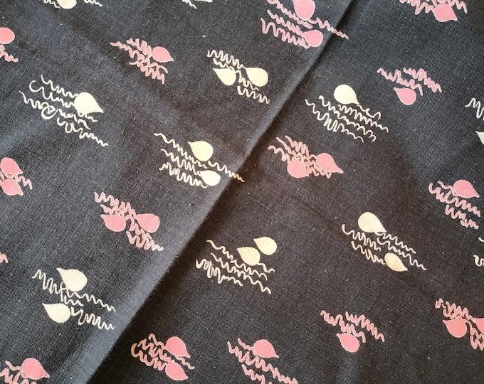 Vintage American Feed 1950's sack fabric 49 cm x 46 cm square piece. Pink, white and black balloons and streamers atomic pattern.