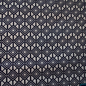 Japanese kimono indigo blue and white cotton yukata fabric 92 cm x 36 cm abstract geometric pattern image 2