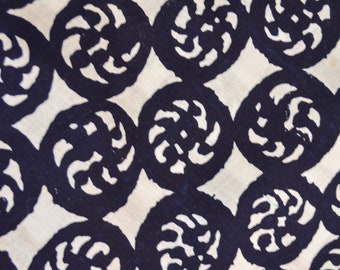 Japanese kimono indigo blue and white cotton yukata fabric geometric pattern 9 2 cm x 36 cm (36" x 14")