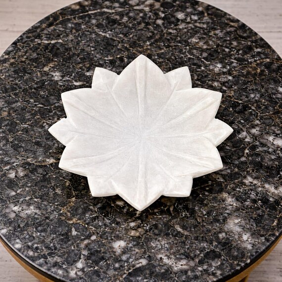 Hand Carved White Marble Lotus Plate – Natural Stone Decorative Tray