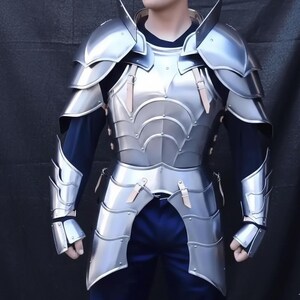 中世騎士の手作りスチールプレートアーマー - LARP、コスプレ、ファンタジー装飾、コレクターギフト 画像 1