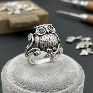 Owl Ring 925 Sterling Silver Green and Blue Stone Bird Statement Band