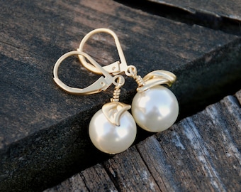 Lovely "Apple" Earrings, Apple, Gold, Large Swarovski Pearl, Apple Earrings, Pearl Earrings, Mother's Day Gift