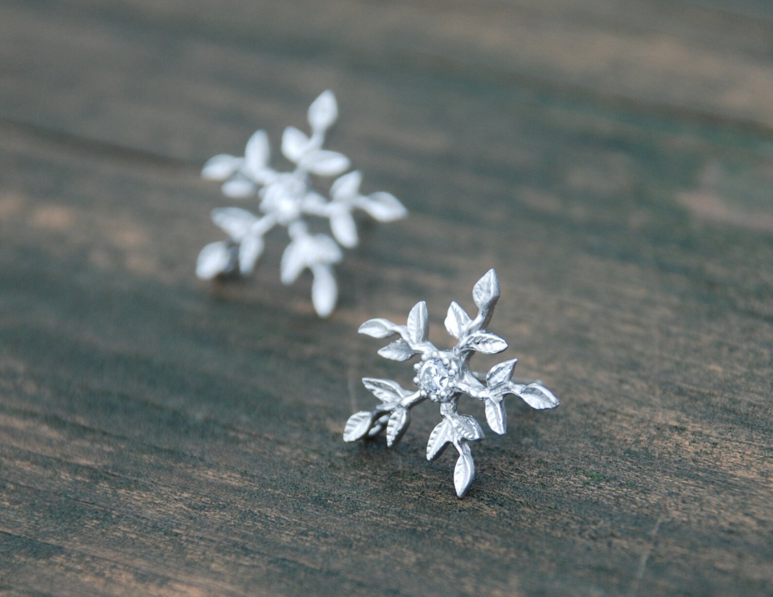 Snowflake studs Clearance