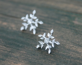 Stunning, SNOWFLAKE Stud Earrings, Sterling Silver Posts, Snowflake Earrings, Snowflake Posts, Birthday gift, Monther's day gift