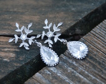 Stunning SNOWFLAKE with Stud Earrings (Sterling Silver Posts)