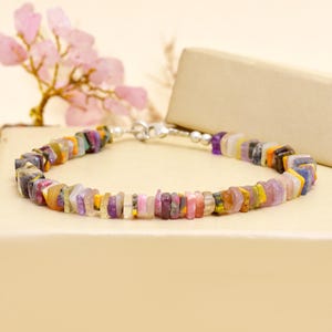 Bracelet Heishi avec pierres précieuses - Perles carrées, bijoux minimalistes colorés
