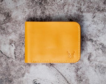 Portafoglio classico a due ante in pelle color ambra, pelle conciata al vegetale e cucita a mano / Markore Hunza Fold