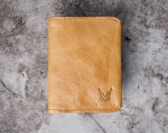 Portafoglio bifold minimalista in pelle EcoTan™ cucito a mano con blocco RFID / Markore Natural™