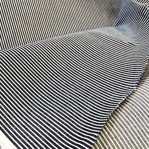 Reststück 10 Unzen Hickory Schwergewicht, 56 &quot;Breite, 1 Yard, Railroad Denim Stripe Stoff in blau und weiss gestreiften Denim