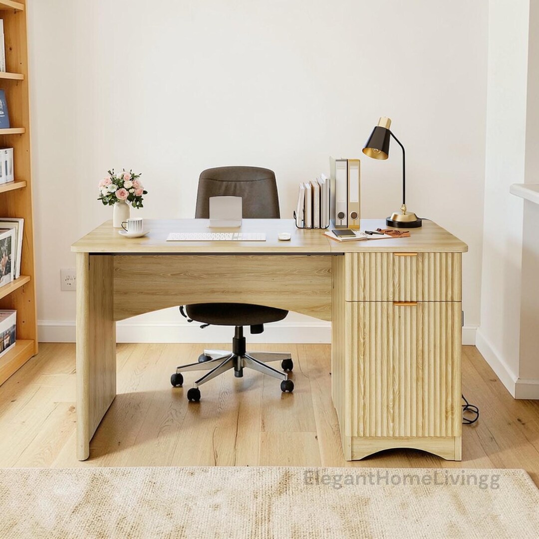 Computer Desk: 47