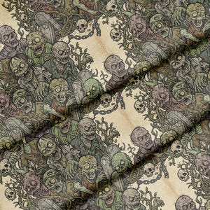 Può includere: Motivo ripetuto di zombi in varie tonalità di verde, grigio e marrone. Il design include teschi, catene e viti, creando un'illustrazione spettrale e dettagliata. Il tema generale è l'horror, adatto per tessuto o carta da parati.