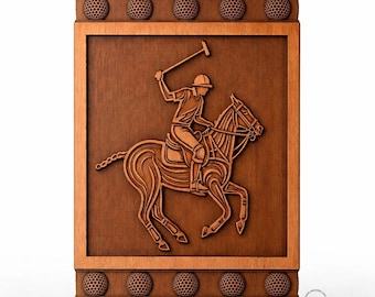 Urna conmemorativa ecuestre de madera con figura de caballo de polo para cenizas humanas.