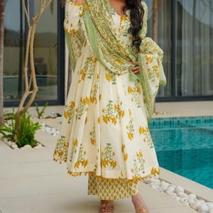 Conjunto de kurti anarkali de algodón estampado // Traje salwar bordado con dupatta // Pantalón kurta de diseñador