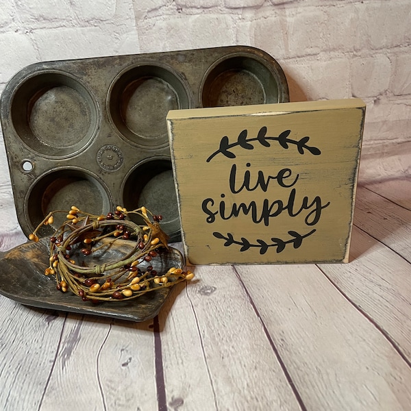 Live Simply Primitive sign, primitive decor, prim decorating, primitives, colonial, farmhouse, country, rustic, shelf sitter block