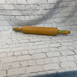 Vintage green handle rolling pin, chippy farmhouse decor, primitives, kitchen collectibles, bakery items