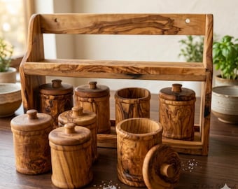 Handgefertigtes Gewürzregal aus Holz mit 8 Gläsern - Rustikaler Küchen Organizer für Gläser & Flaschen