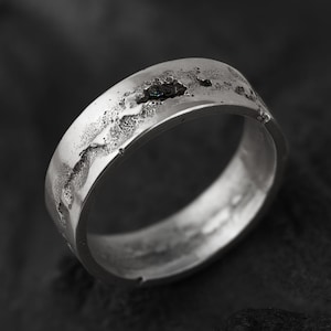 Rustic Wedding Band With A Black Moissanite Gemstone Made In Sterling Silver for Men Women | Unisex Promise Ring for Him Her | Kaewkosin VI