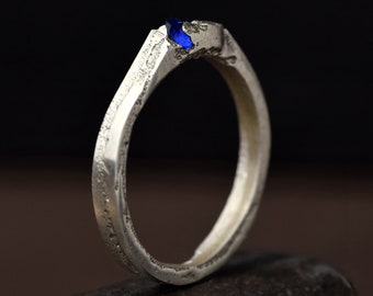 Blauwe Spinel verlovingsring - alternatieve trouwring in sterling zilver of goud