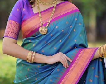 Saris de seda suave azul pavo real de Gadwal para mujer con blusa cosida, regalo para ella.