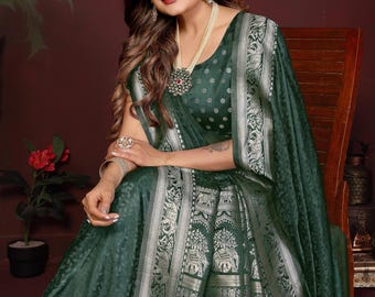 Sari de seda suave Banarasi verde oscuro tejido a mano, blusa de sari precosida, regalos para fiestas de boda