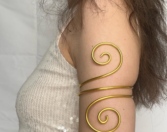 Goldener Arm Cuff mit Spiralen  // Whimsy Gold Upper Arm Bracelet // // Boho Hippie Oberarmreif Schmuck
