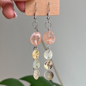 Handgemaakte zilveren boho-oorbellen met knoopjes - Speelse, sprookjesachtige sieraden met knoopdetails - lange, grote, alternatieve hangende oorbellen