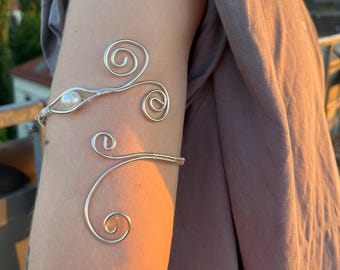 Brazalete sencillo para la parte superior del brazo con perlas – joyería de hada para el brazo, brazalete boho ajustable para la parte superior del brazo, joyería fairycore de plata