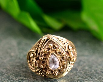 Bague en or avec pierre de lune grise, bijoux artisanaux d'inspiration vintage cabochon en forme de larme, cadeau bague tendance pour elle
