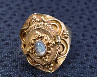 Moonstone Gold Statement Ring, Oval Rainbow Moonstone Vintage Style Poison Ring