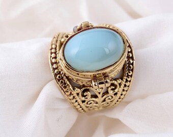 Bague empoisonnée vintage en larimar bleu ciel avec compartiment en or, bague secrète ovale européenne vintage