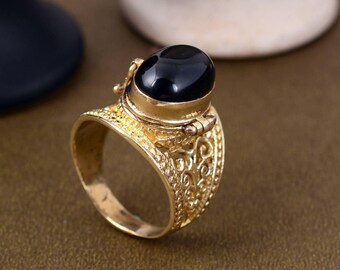 Bague en or onyx noir, bague cabochon ovale, anneau en filigrane vintage, cadeau bijou artisanal audacieux pour elle