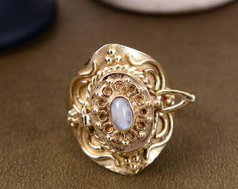 Bague empoisonnée vintage avec pierre de lune blanche et compartiment en or, bague secrète ovale européenne vintage