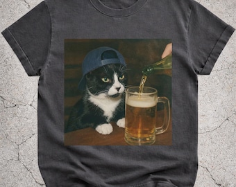 Tuxedo Katze trinkt Bier Shirt, lustiges Katzen Bier Meme T-Shirt, Katzen Papa Mama Geschenk, Bier Liebhaber Vintage Grafik T-Shirt