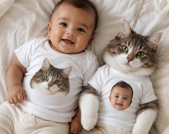 kundenspezifisches Baby und Haustier passendes Hemd, personalisiertes Hundekatzen-Foto-T-Shirt, Baby-Haustier-Geschwister-T-Stück, lustiges Haustier-Liebhaber-Geschenk