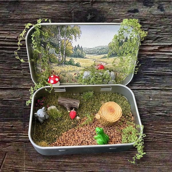 Country Mouse Mini Meadow Tin Play Set | Handmade Cottagecore Miniature Pocket Pet