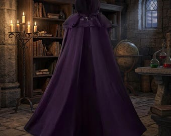 Lange paarse cape met capuchon en gegolfde cape, heksencape, middeleeuwse tovenaarsmantel, cosplaykostuum voor een Renaissancebeurs, kerstcadeau
