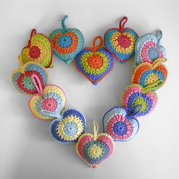 Crochet Heart Pattern - Stuffed Heart - PDF digital download