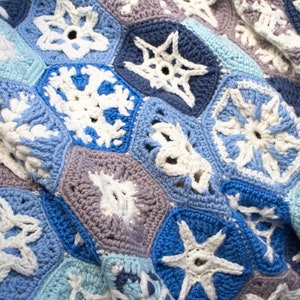 Crochet Blanket Pattern - Festive Snowy Blanket - Snowflake hexagon blanket crochet pattern - PDF