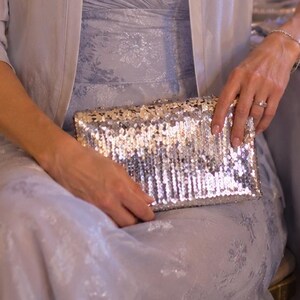 Vintage glamourous silver sequined clutch bag with silver chain for evenings